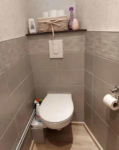 Spacieuse Climatisee - Petit Dejeuner Inclus